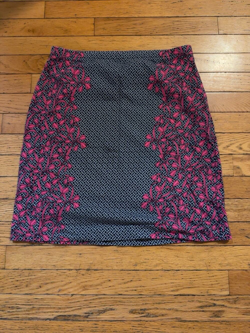 Talbots Women’s Skirt Size S Pink Black Geometric Floral Stretch Pull On Knee
